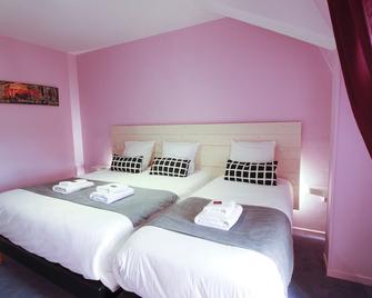 hôtel la couronne - Marmande - Bedroom