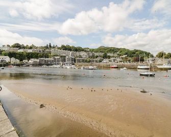 Pump Cottage, 8 Glyn Terrace - Porthmadog - Beach