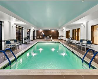 Hampton Inn & Suites Baltimore/Woodlawn - Windsor Mill - Piscina