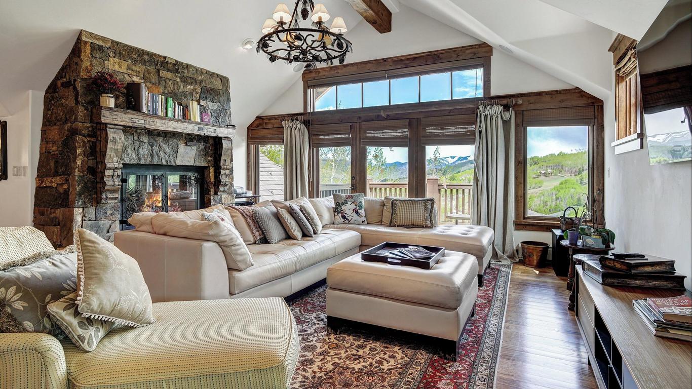 Bachelor Gulch Village