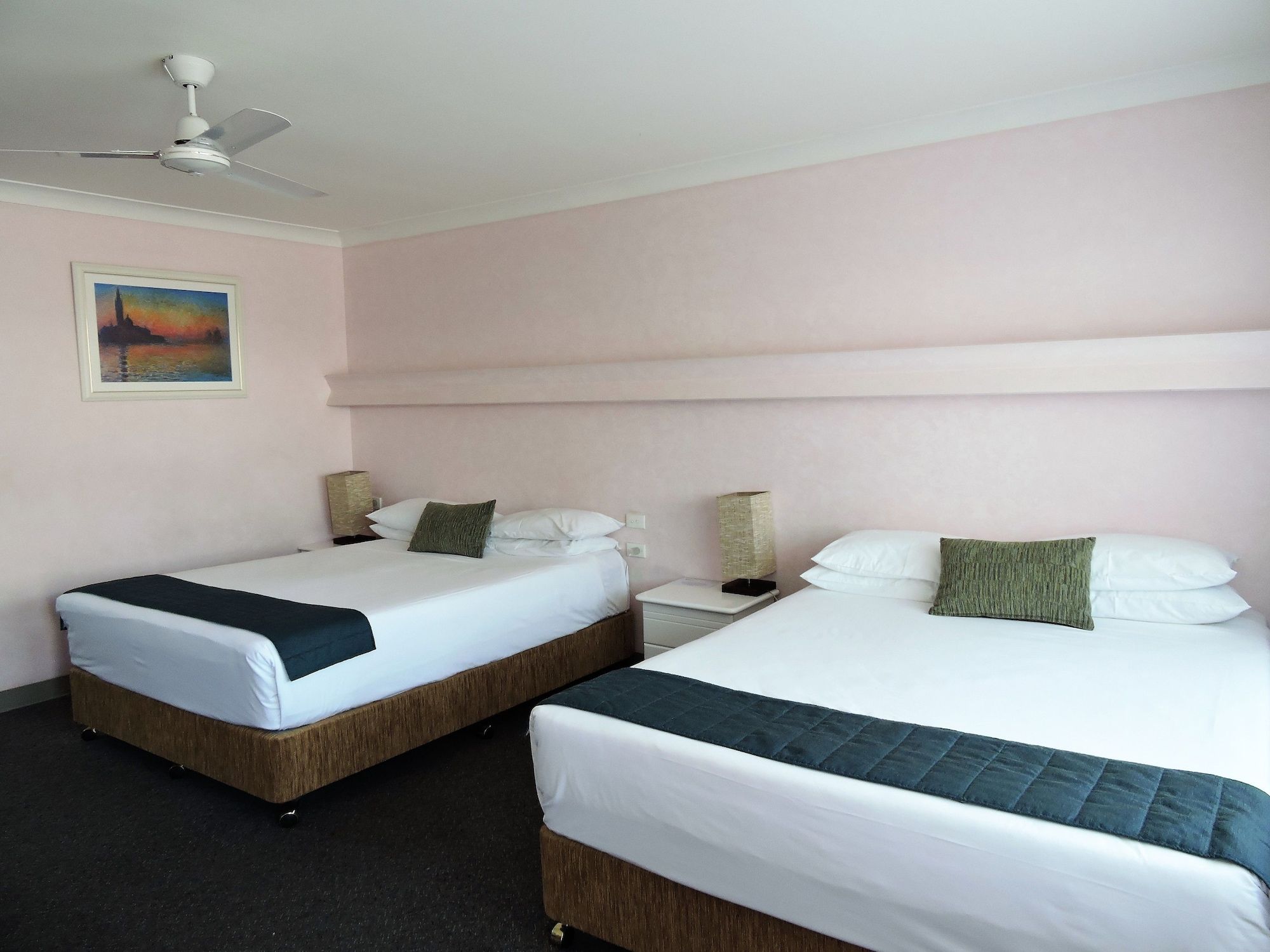 Tweed Heads Vegas Motel thumbnail 3
