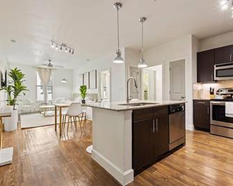 Modern 2B Close to The Star Toyota HQ Legacy West - Frisco - Kitchen