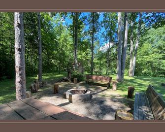 Luxurious Estate by Brown County 40 private acres - Columbus