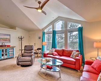 Mountain-View Rooftop Deck Sedona Hideaway - Sedona - Sala de estar