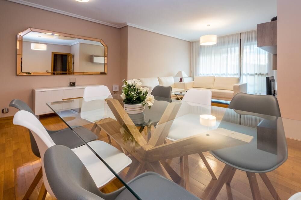 Gestion de Alojamientos Rooms - Pamplona - Ruokailuhuone