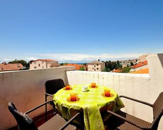 Apartments Marin (26971-A3) - Novalja - island Pag - Novalja - Balcony