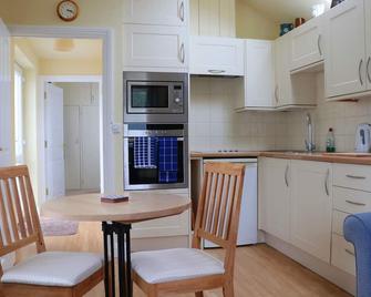 Ground Floor apartment, close to beach and town centre, with parking - Sidmouth - Kitchen