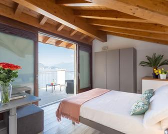 Dream Lake Apartment 2 - Lezzeno - Bedroom