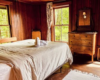 Camp Garcon - Eagle Bay