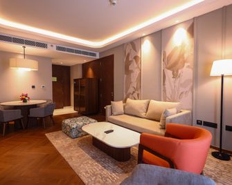 Holiday Inn New Delhi Mayur Vihar Noida By IHG - New Delhi - Bedroom