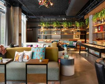 Moxy Austin - University - Austin - Lounge
