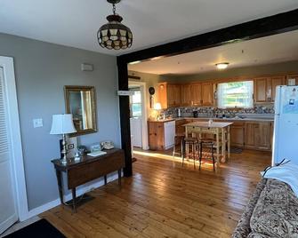 Bay Of Fundy In Margaretsville, Nova Scotia - Middleton - Kitchen