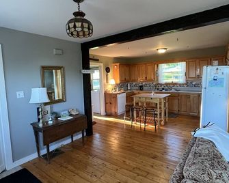 Bay Of Fundy In Margaretsville, Nova Scotia - Middleton - Kitchen