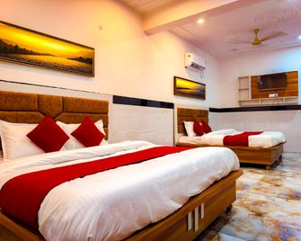 Hotel Amar Baikunth Dham Near Chaar Dhaam - Vrindavan - Schlafzimmer