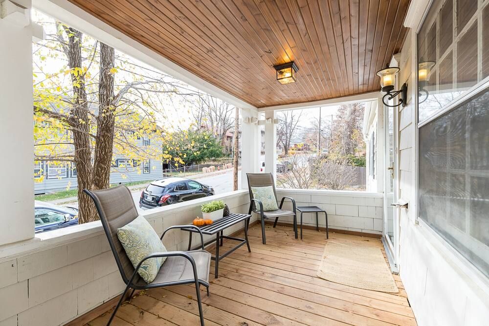 Walking Distance to Country Club Plaza Entertainment District - קנזס סיטי - מרפסת