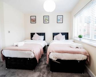 3BR House with Parking near Iron Pier Thames River - Richmond - Bedroom