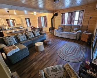 Price's Point - Cabin on the water - Augusta - Living room