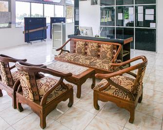 Hotel O Pasir Padi Inn Syariah - Pangkalpinang - Recepce