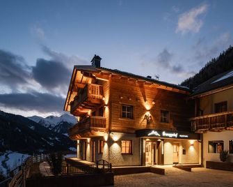 Bruneggerhof Weissenbach - Lutago - Budova