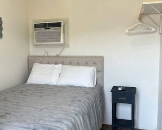 Rogue River Landing Resort - Gold Beach