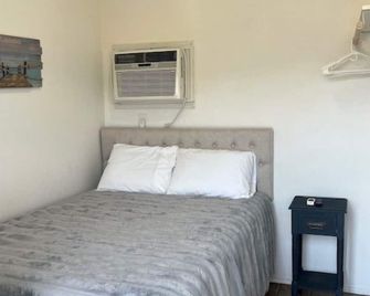 Rogue River Landing Resort - Gold Beach