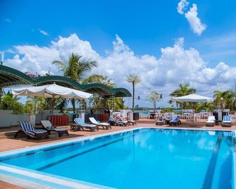 Hotel Slipway - Dar Es Salaam - Piscina