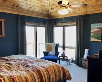 Mountain Retreat! Modern House 2 Hours From DC - Lost River - Habitación