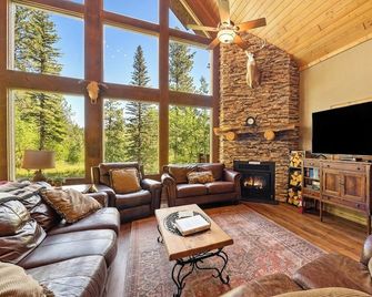 Luxury Gold Mine Cabin - 4 Mi to Deadwood Casinos - Sturgis - Obývací pokoj