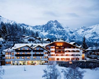 Mountains Hotel - Seefeld - Gebäude