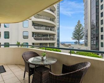 Beach Views at Oceanside - Mount Maunganui - Balkon