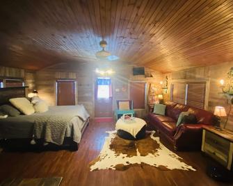 8th St. Cowboy Haus I Biker Friendly I River - Bandera - Schlafzimmer