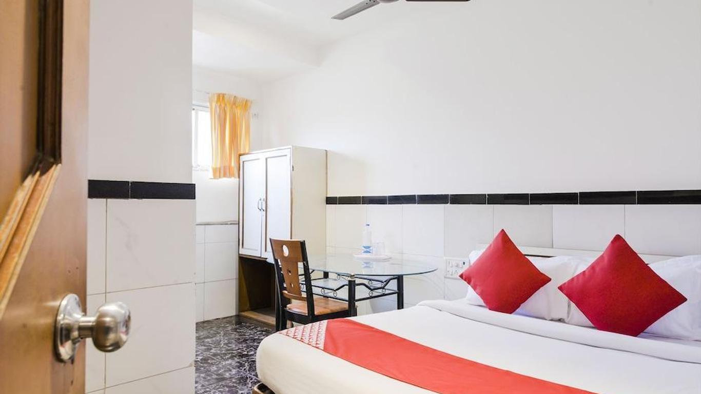 OYO 24337 Akshaya Lodging