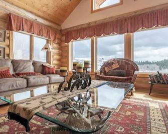 Best Teton Views: The Ultimate Log Cabin Retreat - Tetonia