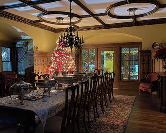 Frederick Stearns House historic inn - דטרויט - מסעדה