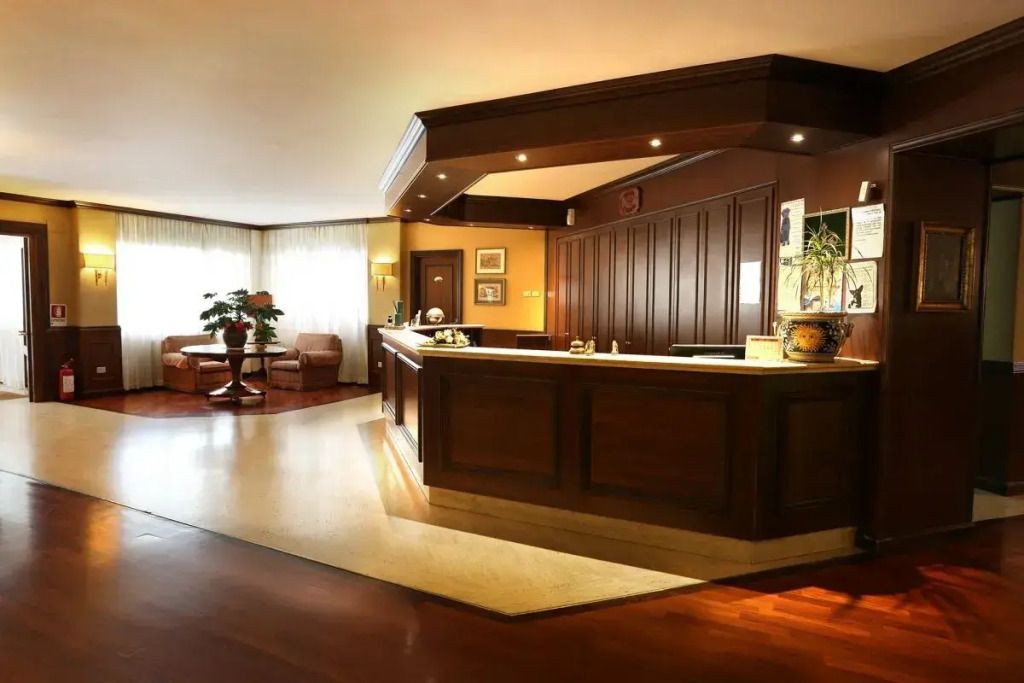 هوتل كورونا