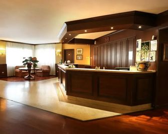 Hotel Corona & Spa - Pescasseroli - Reception