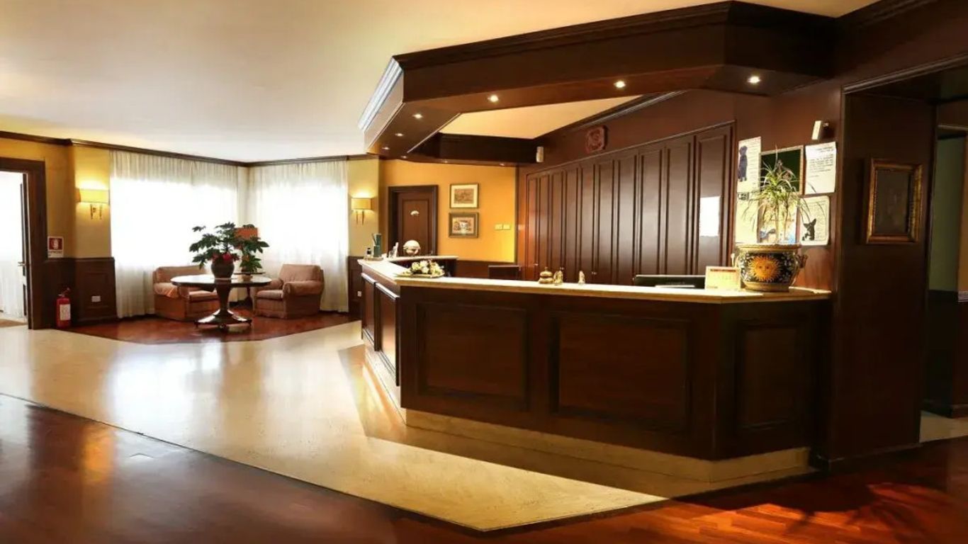 هوتل كورونا