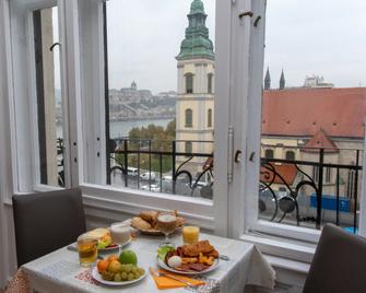 시티 호텔 마챠시 - 부다페스트 - 발코니