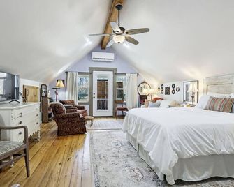 Jasperilla Music Loft by Louisiana Hospitality Group - Saint Francisville - Slaapkamer