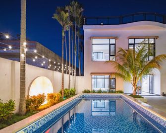 Wanning Guilaiba Homestay (Shenzhou Peninsula Island Ring Road Branch) - Wanning - Bazén