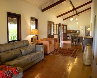 Hotel Fazenda Bela Vista - Dourado - Living room