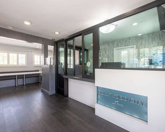 Hollywood City Inn - לוס אנג'לס - דלפק קבלה