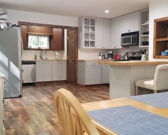 The Calf Pen - Staatsburg - Kitchen