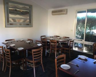 Red Cedars Motel - Canberra - Restaurant