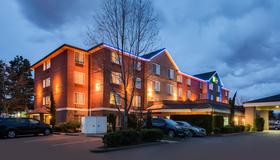 Holiday Inn Express Hotel & Suites Portland-Jantzen Beach, An IHG Hotel - Portland - Edificio