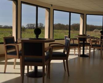 Cintray Parc Residence - Breteuil - Salle à manger