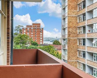 Brand newly renovated studio - North Sydney - Balcony