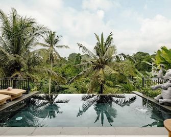 Yanyan Resort Ubud - Ubud - Pool