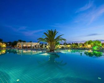 Xenios Anastasia Resort & Spa - Nea Skioni - Piscine