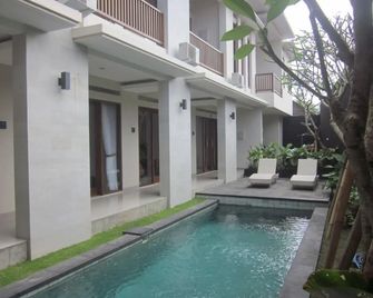 Alia Home - Denpasar - Pool
